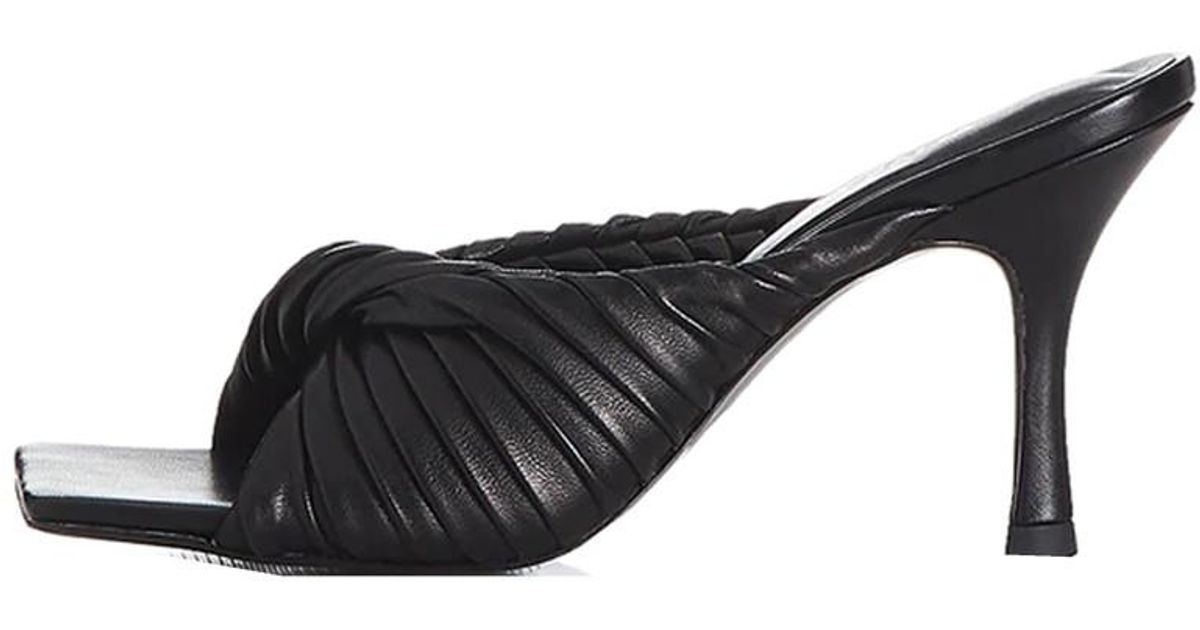 alias mae flora heel