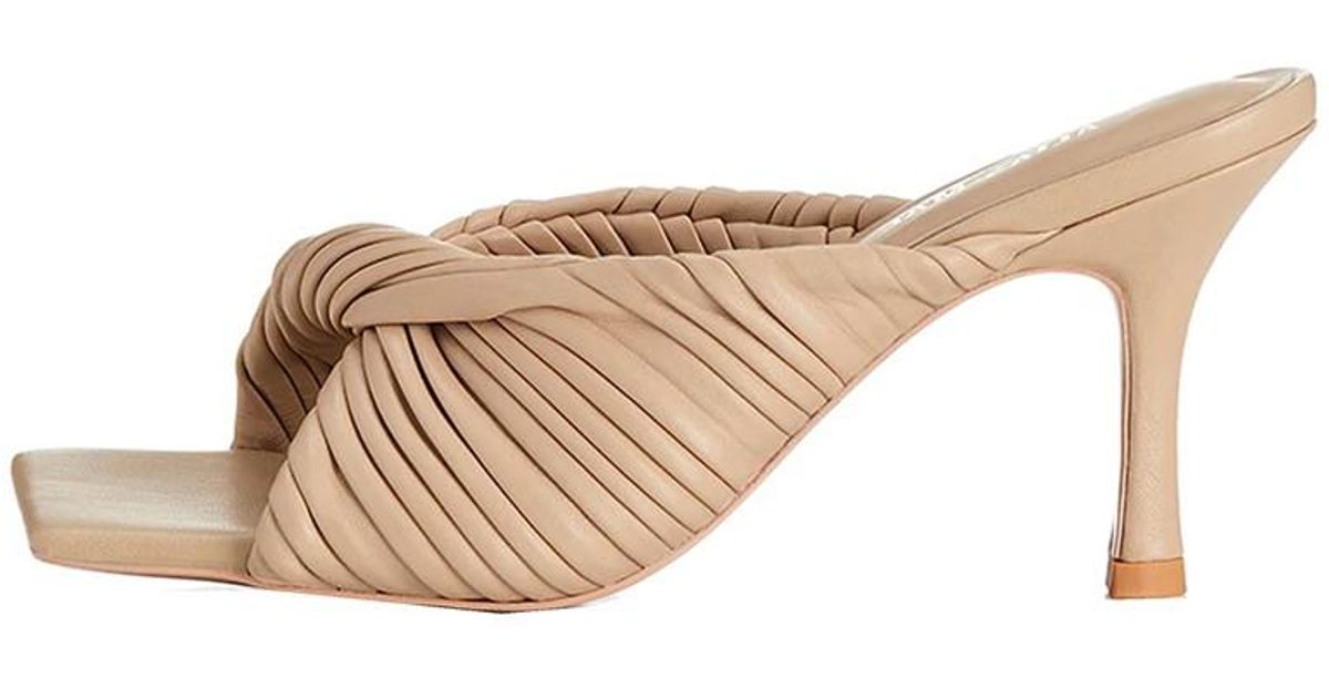 alias mae flora heel