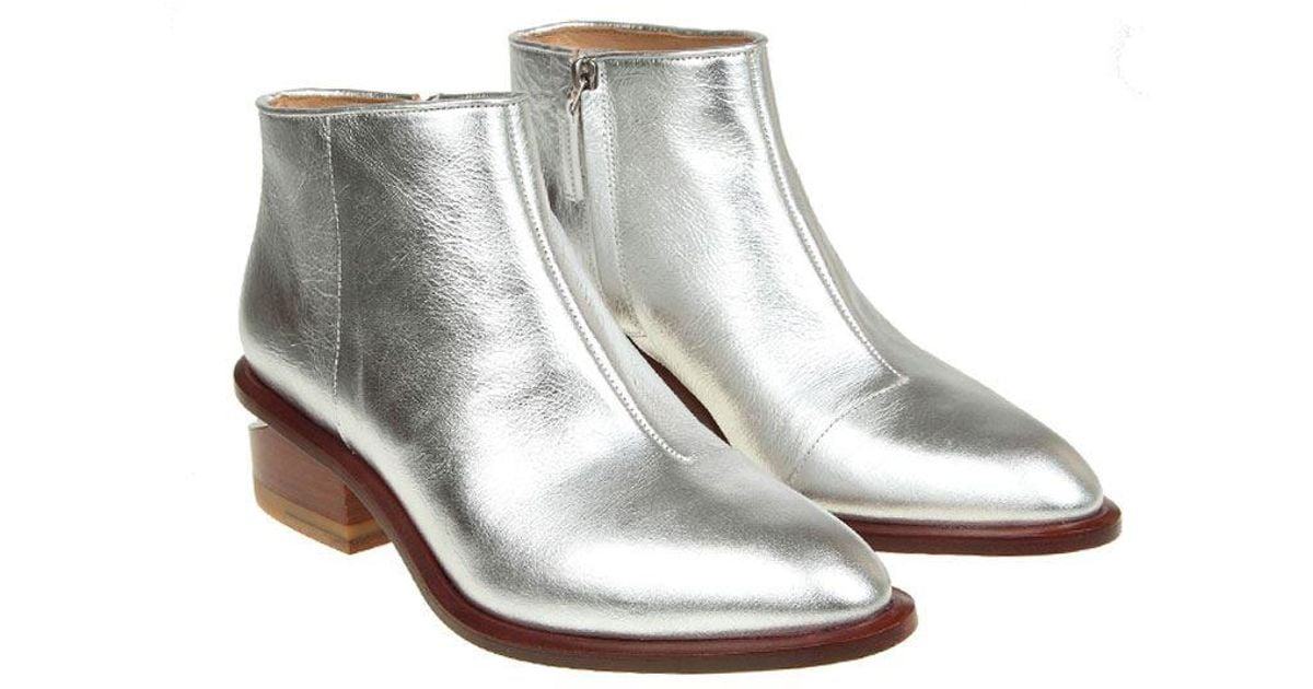 embroidered cowgirl boots