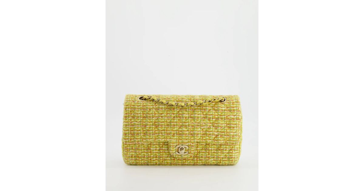 A YELLOW TWEED & GRIPOIX PEARL MEDIUM DOUBLE FLAP BAG WITH SILVER