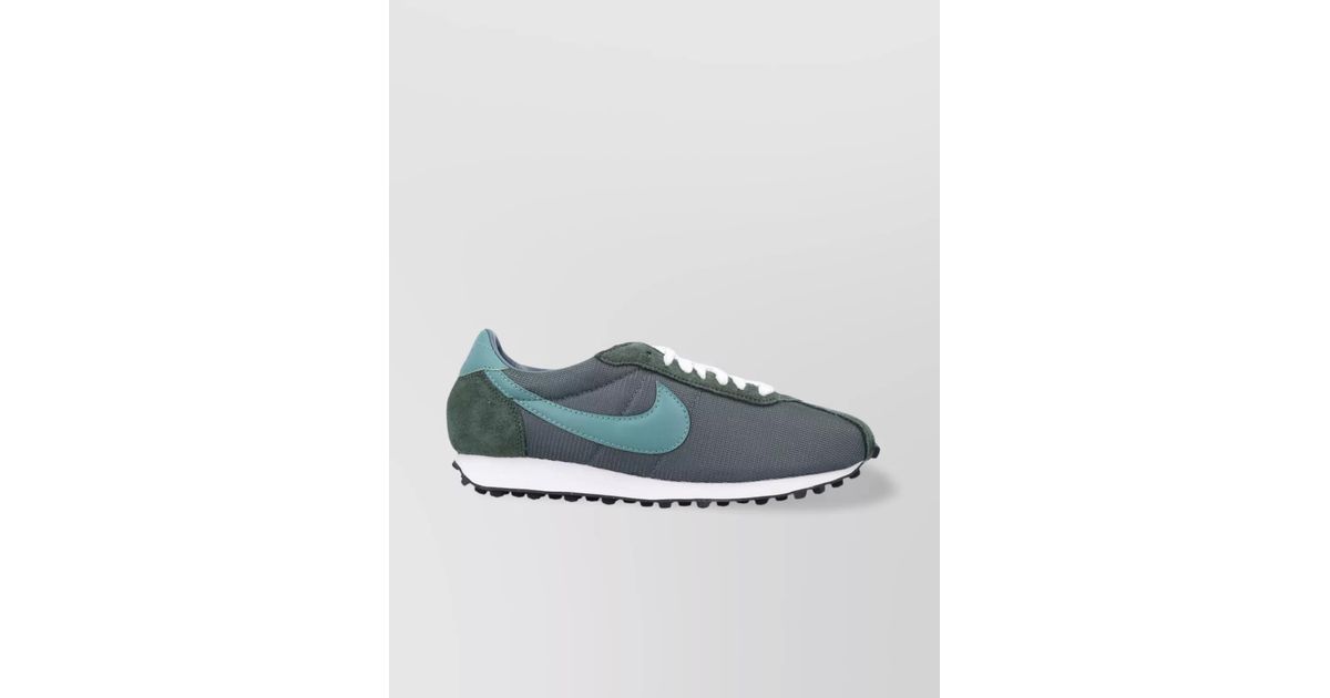 nike low cut sneakers