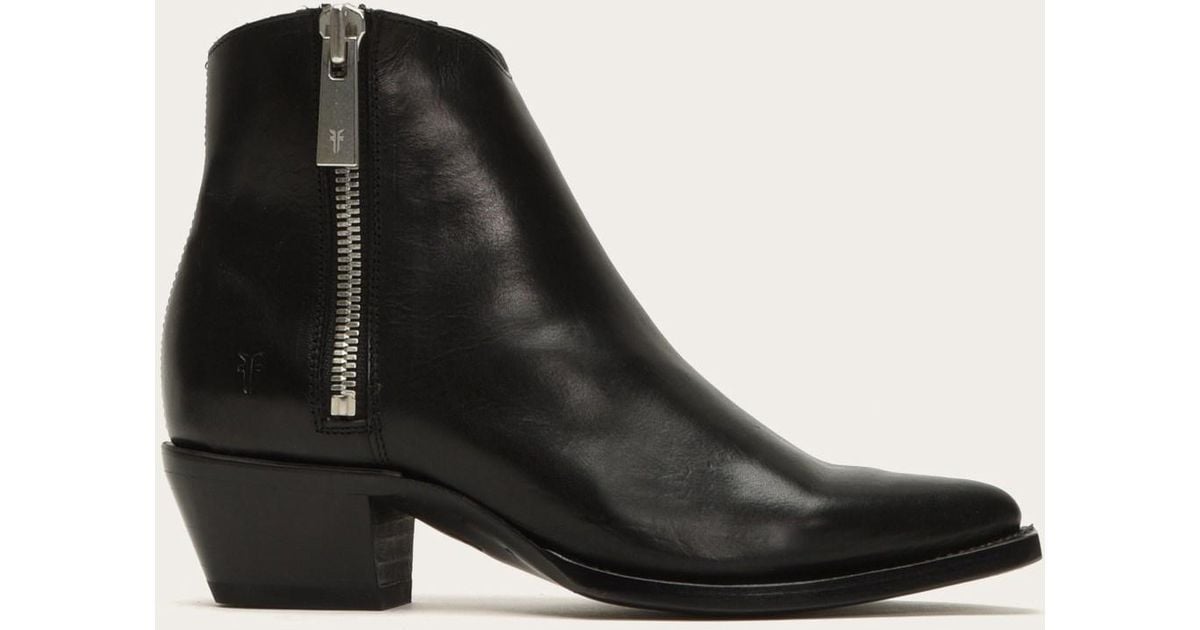 frye sacha zip shortie