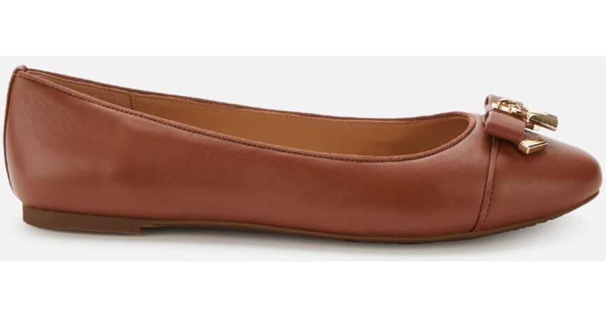 athletic shoes business casual