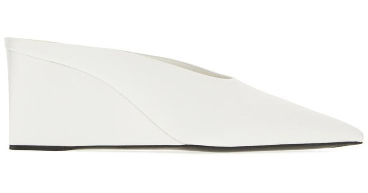 ALAIA BANQUET WEDGE SANDALS IN WHITE LAMBSKIN WITH RED HEART main image 1