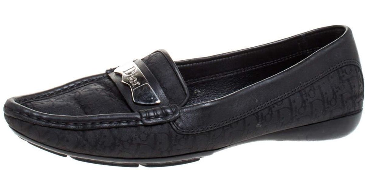 pointed toe flat loafers