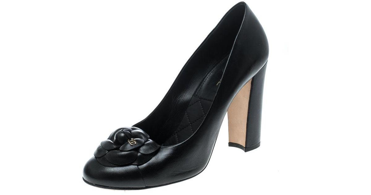 Chanel Leather Camellia Block Heel Pumps in Black - Lyst