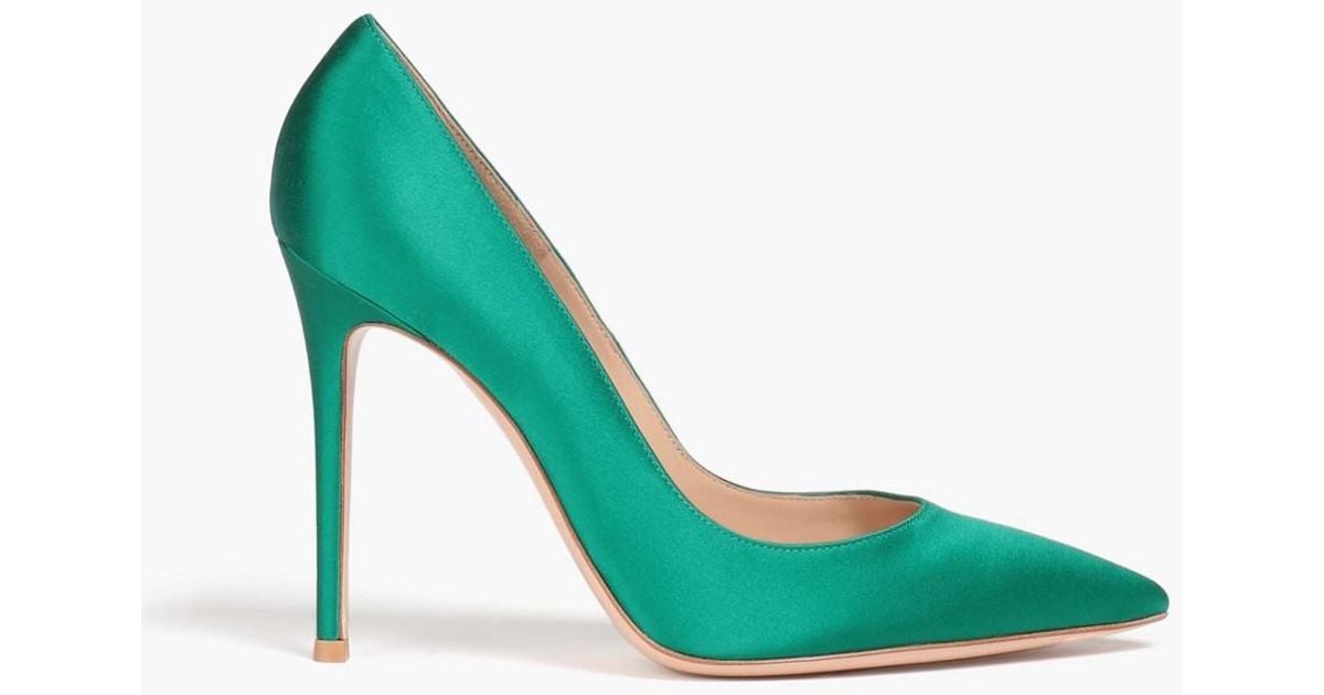 Green hot sale satin pumps