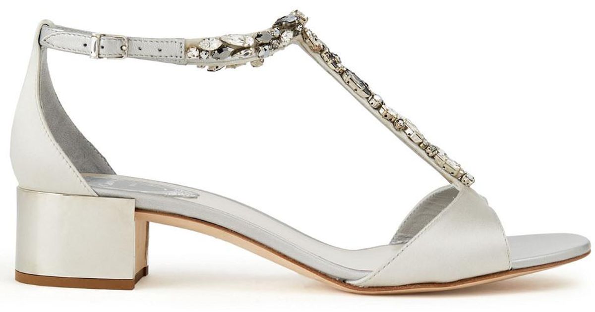 dariella sandals