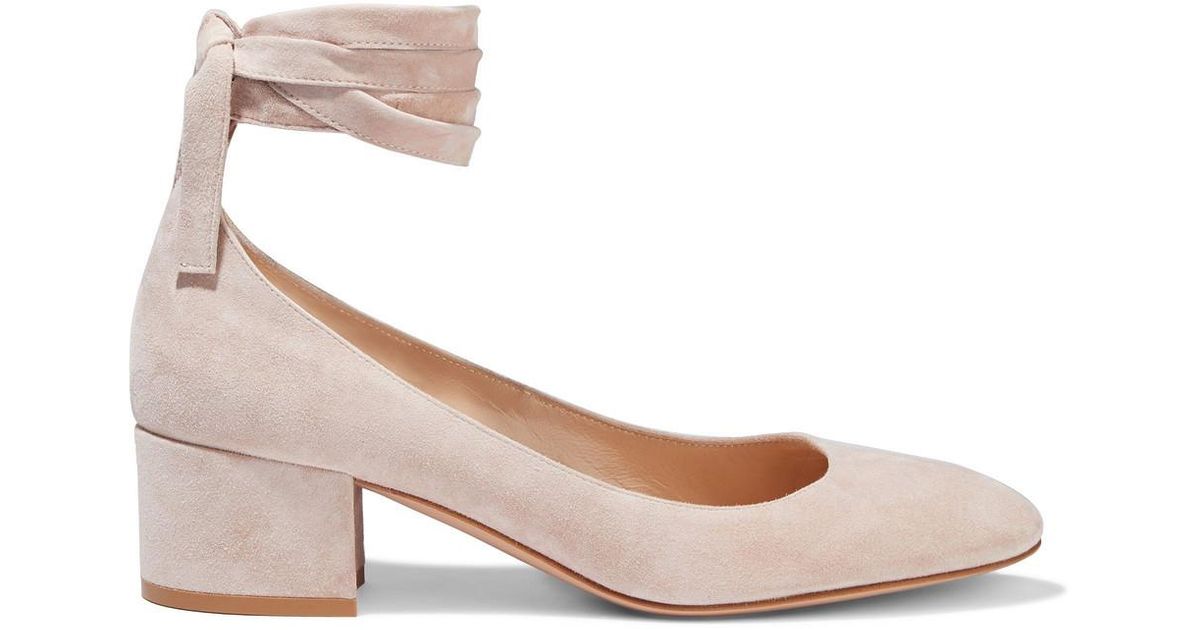 pastel pink pumps