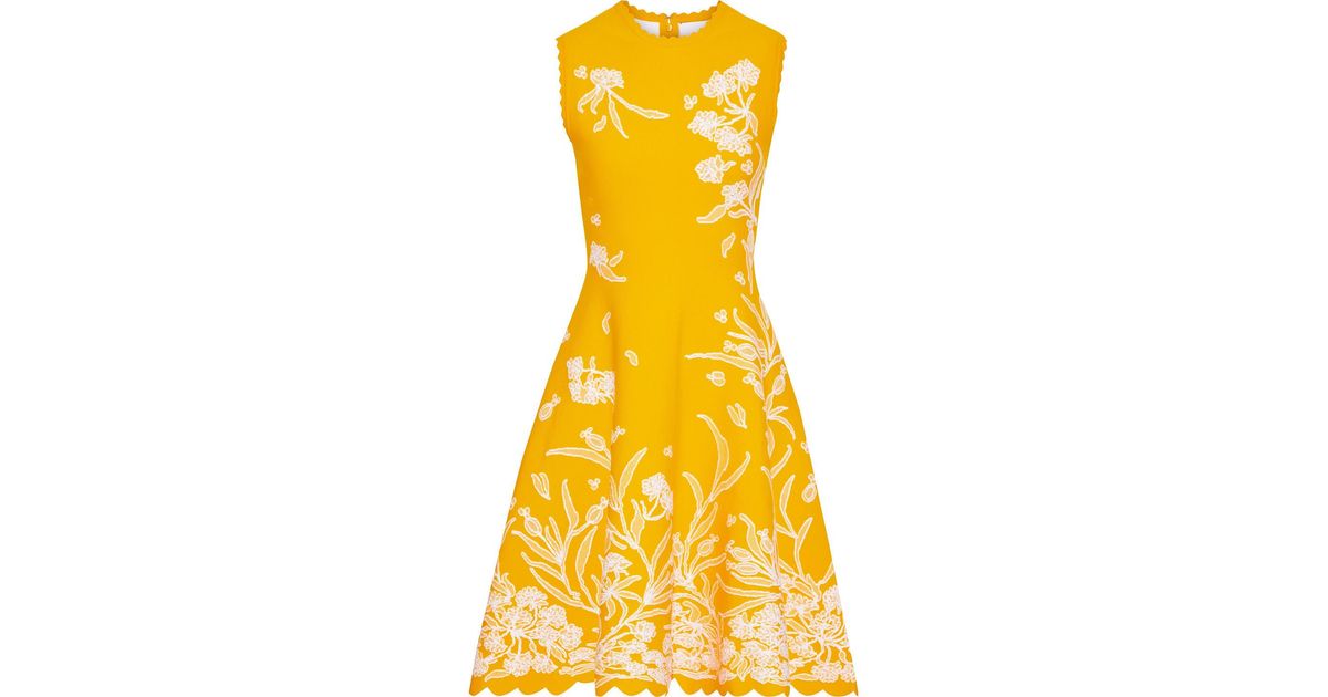 Carolina Herrera Synthetic Scalloped Floral-jacquard Dress in Yellow | Lyst