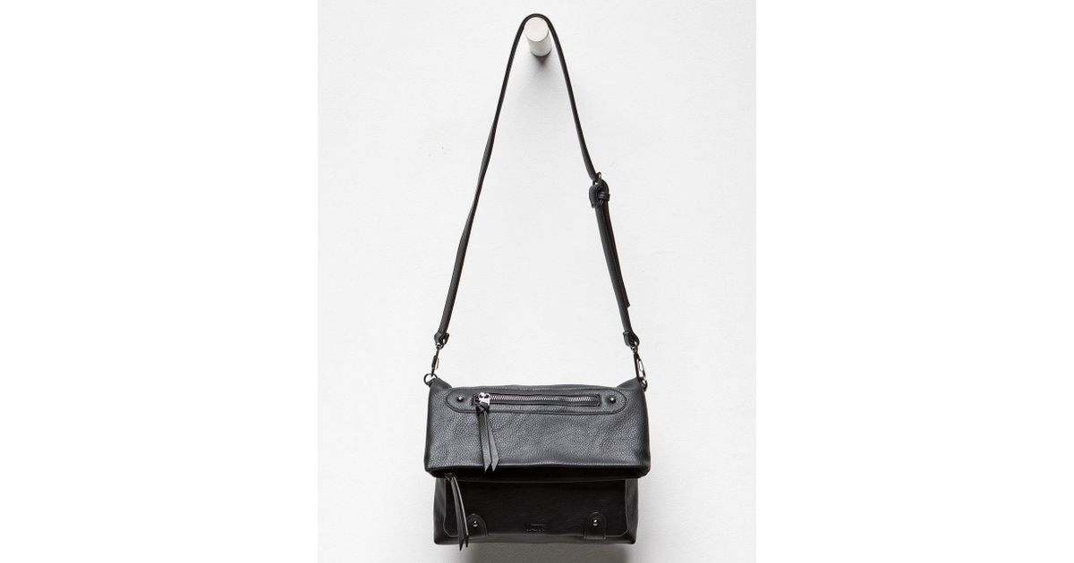 vans wander on satchel