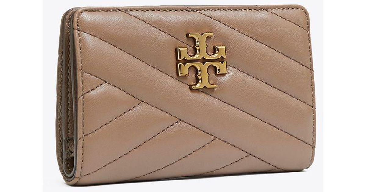Tory Burch Medium Kira Quilted Leather Wallet in Brown | Lyst