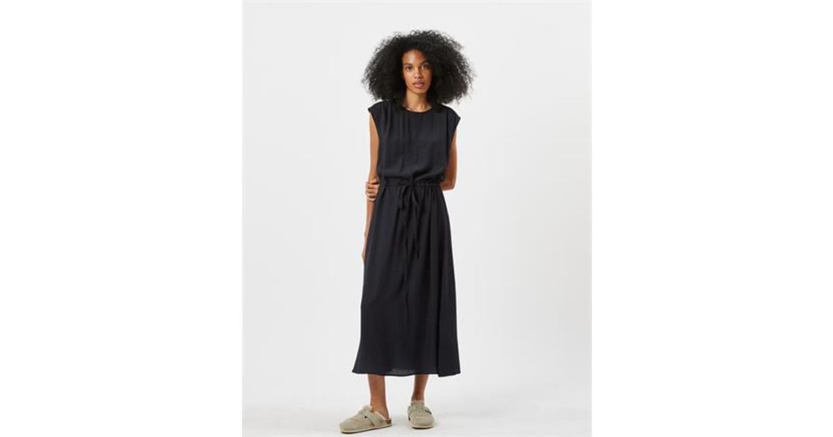 Anorak Minimum Strulli Maxi Dress Black Lenzing in Blue | Lyst