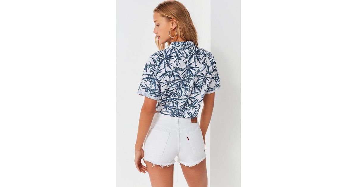 levi white denim shorts