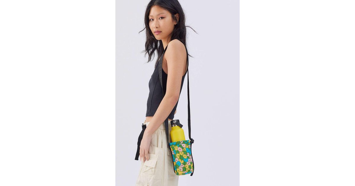 BAGGU Puffy Water Bottle Sling in Blue Lyst