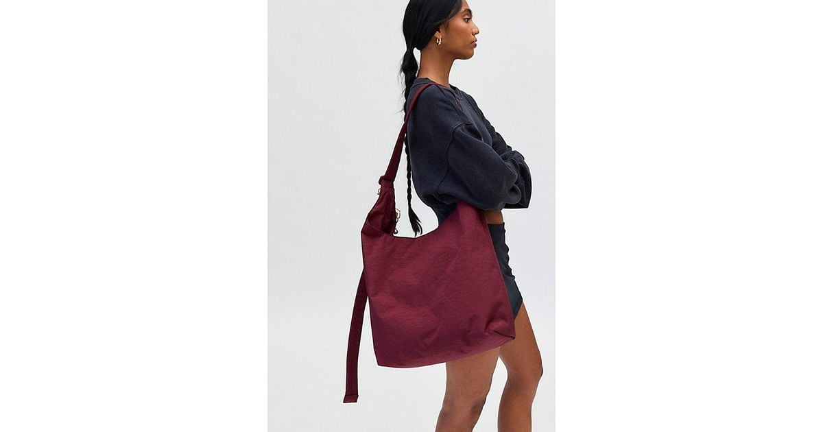 【BAGGU】国内未入荷カラー Large Nylon Sling ショルダーバッグ BAGGU Large Nylon Sling Bag in Red | Lyst