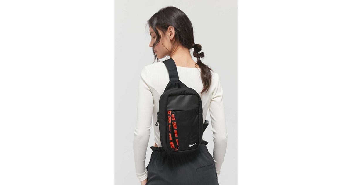 Nike Nike Sportswear Essential Sling Bag in Black | Lyst Canada