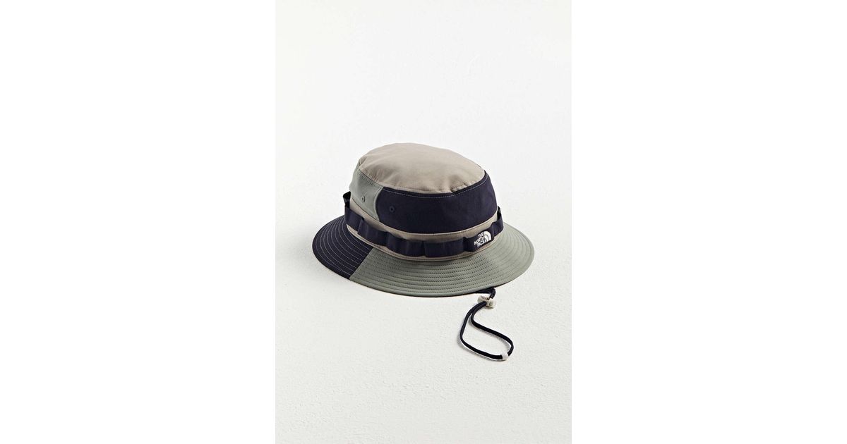 V Brimmer Bucket Hat in Black for Men 