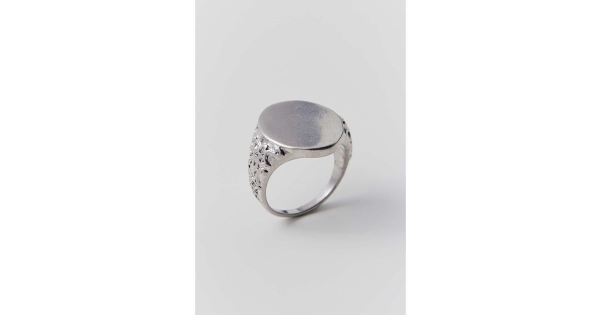 Urban outfitters store signet ring