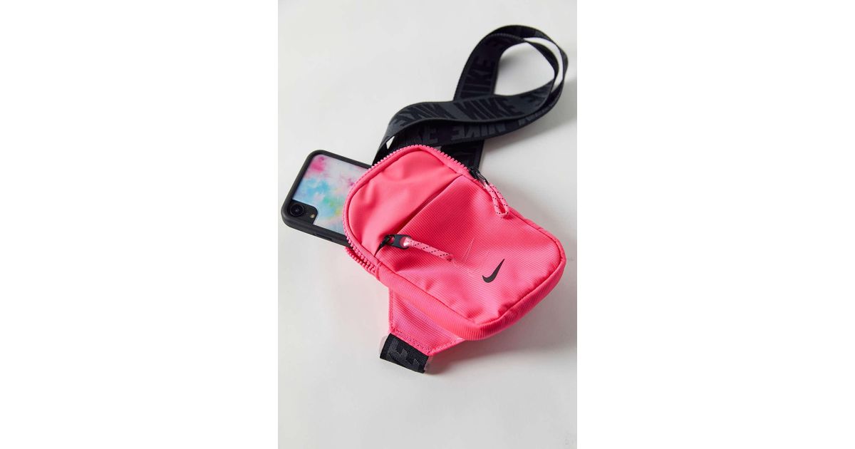 Nike Sportswear Essentials Small Hip Pack in Pink | Lyst