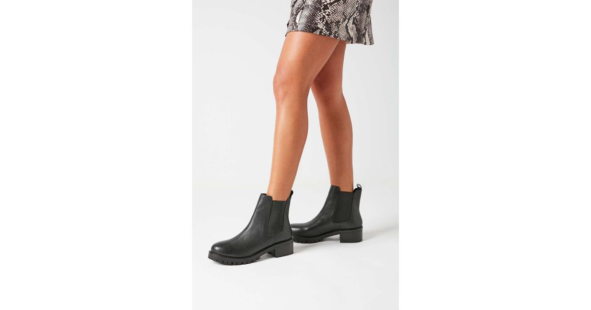 zoe chelsea boot