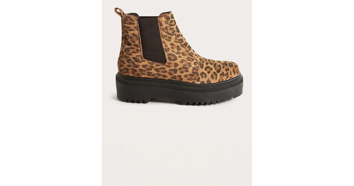 uo brody platform chelsea boot