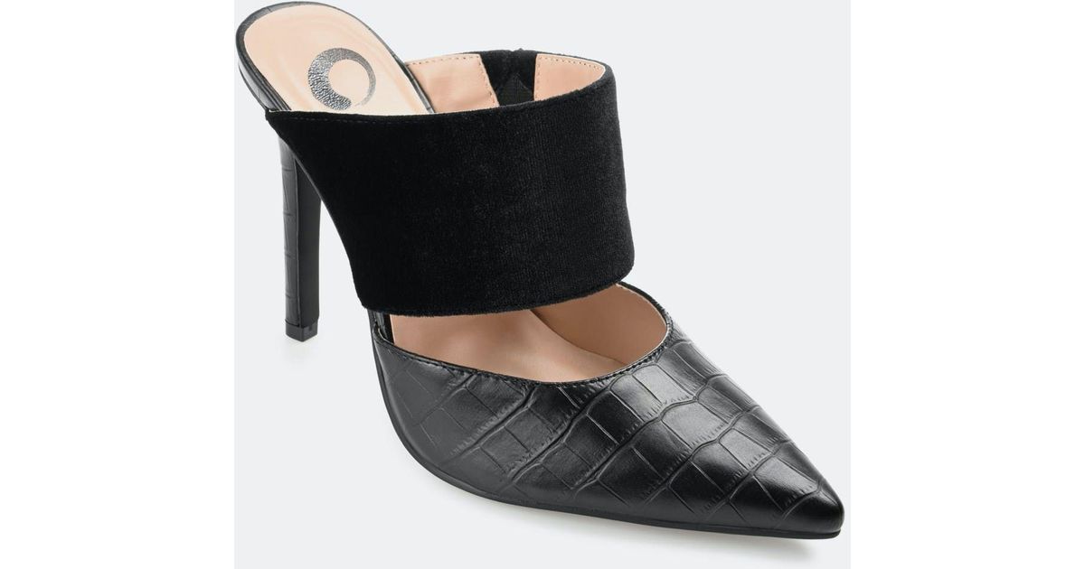 Journee Collection Sutonn Pump in Black Lyst