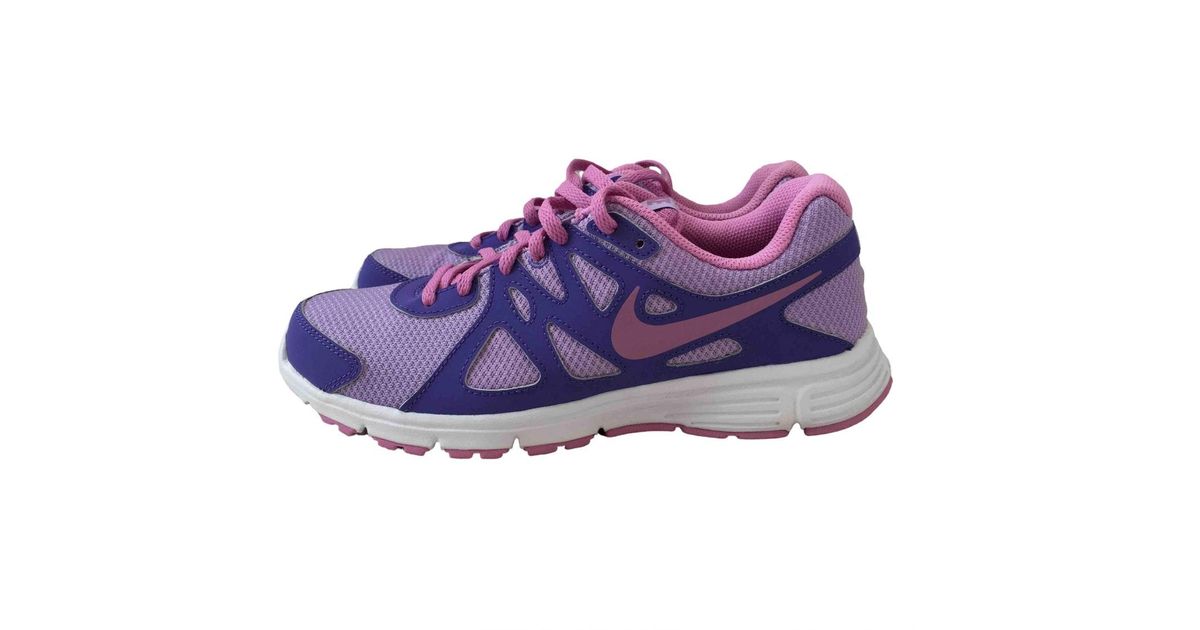 light purple nike trainers
