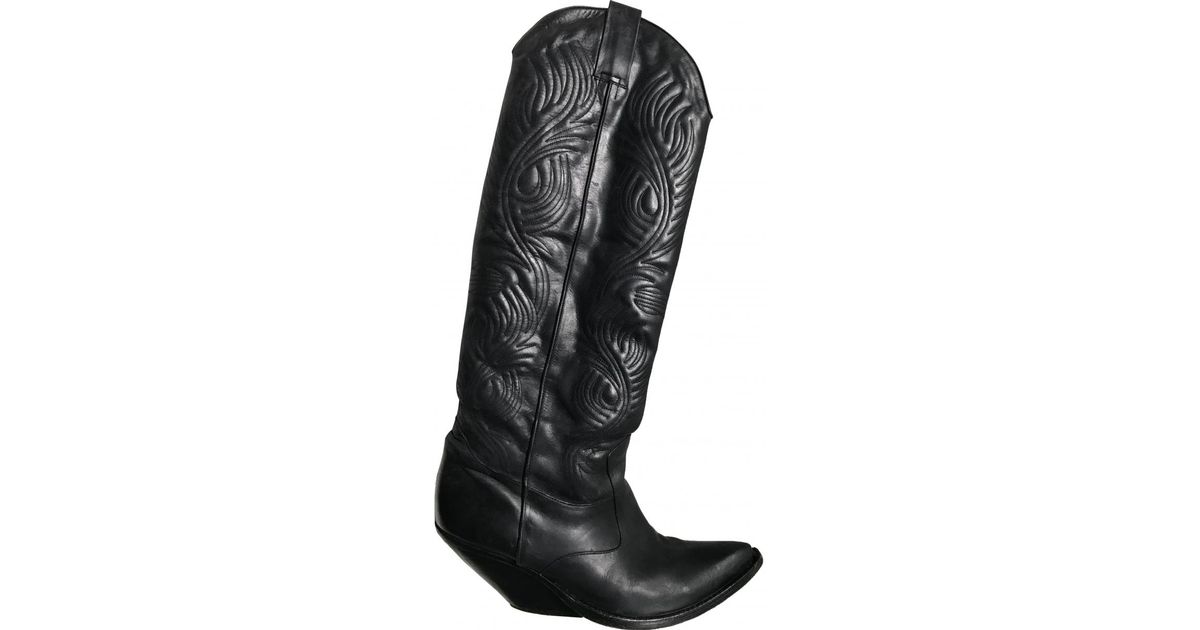 vetements cowboy boots