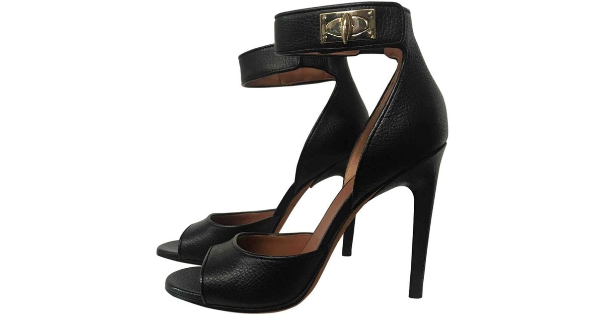 Givenchy Leather Heels in Black - Lyst