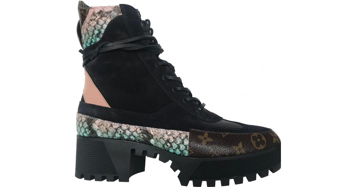 louis vuitton laureate boots