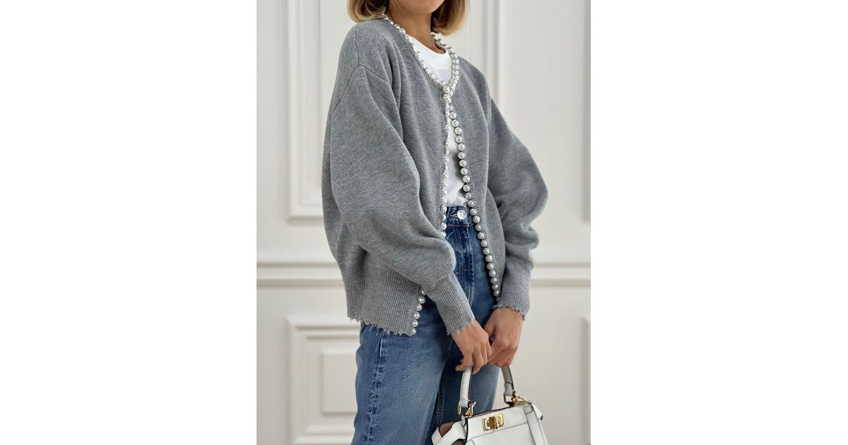 navy and white striped jumpers