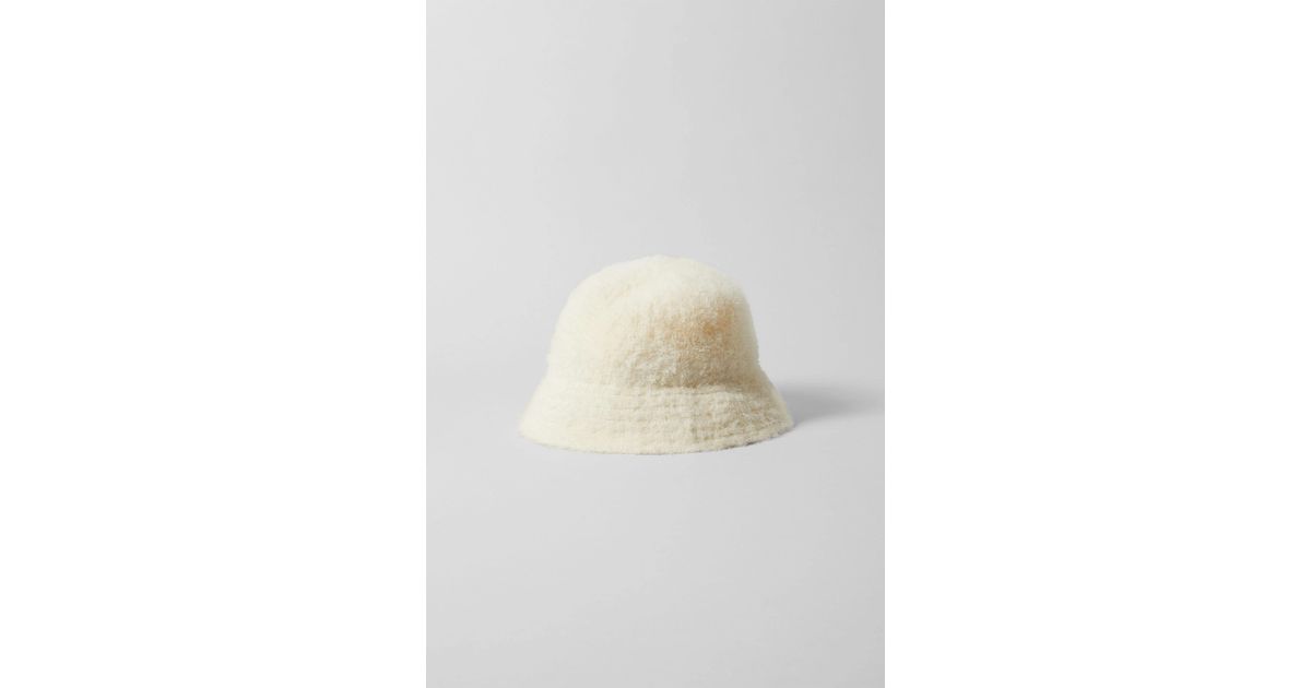 bucket hat weekday