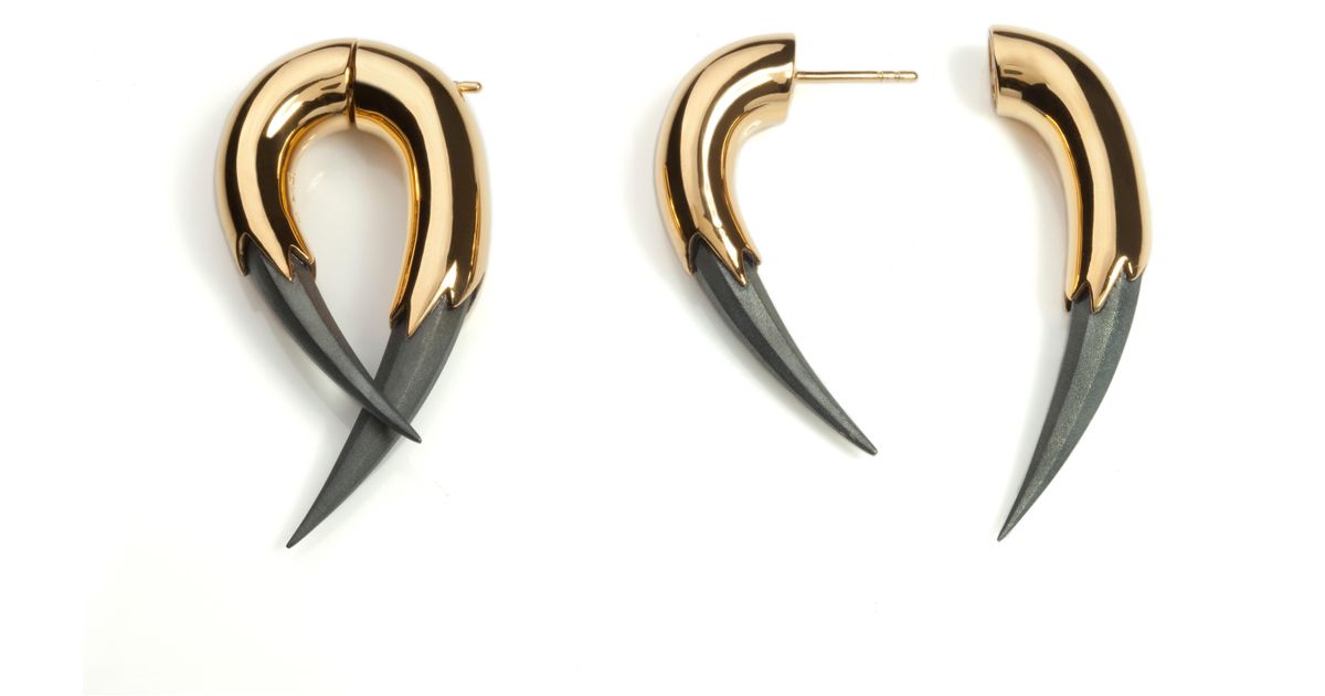 Kasun Vampire Claw Earrings Gold in Metallic - Lyst
