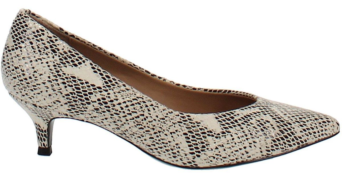 Vionic Leather Josie Kitten Heel Pumps - Lyst