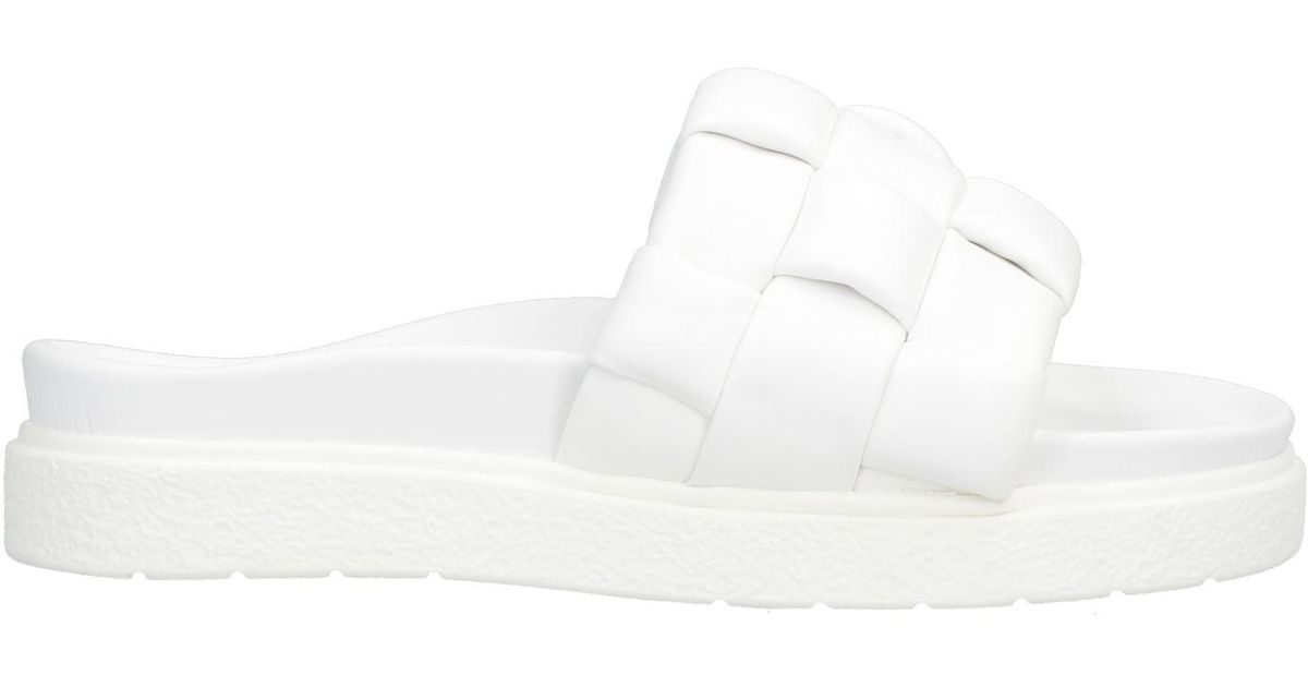 inuikii woven stones white