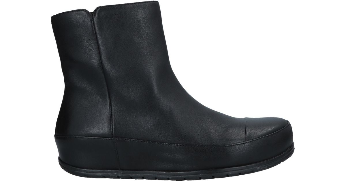 fitflop patent boots