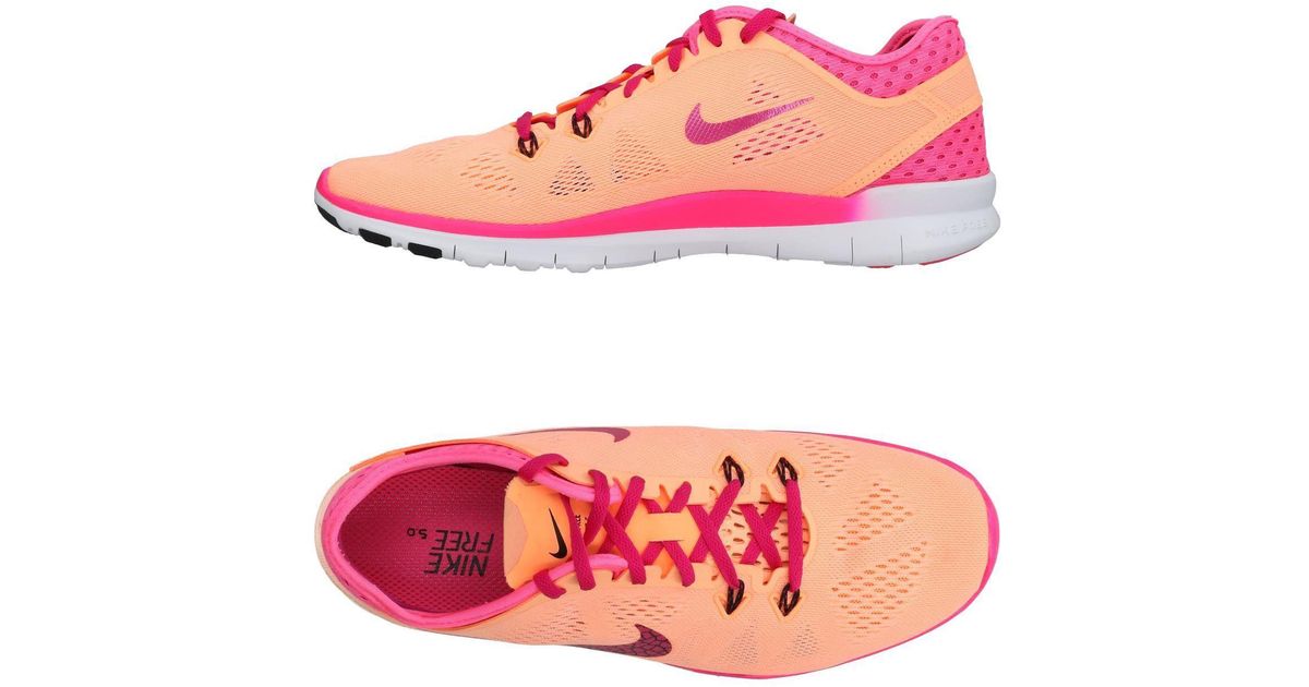 salmon pink nike shoes