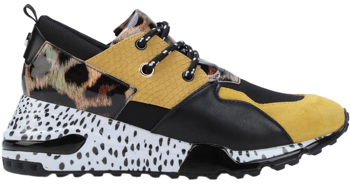 myles yellow steve madden
