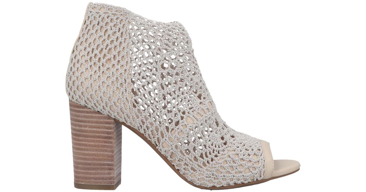 jessica simpson beige boots