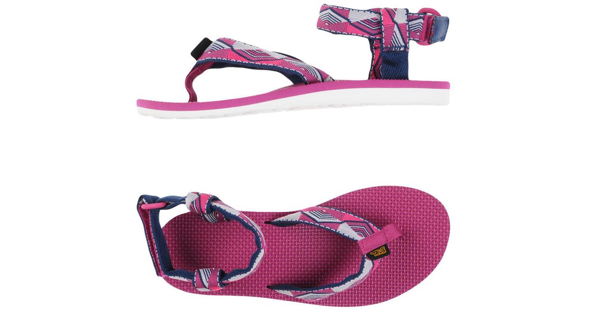 teva sandals with toe strap