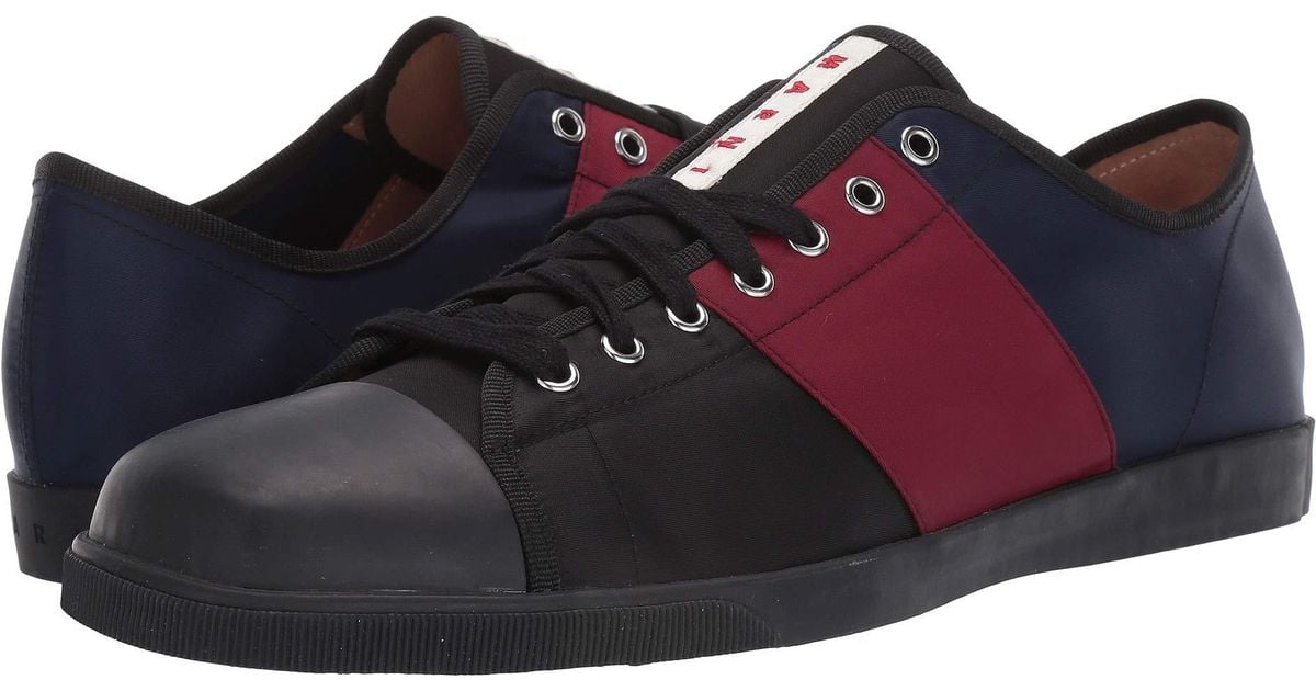 multicolor tennis shoes