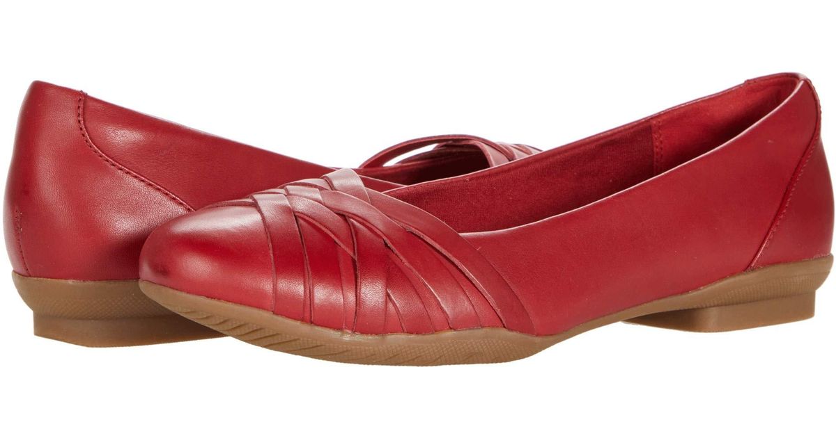 clarks sara clover flats