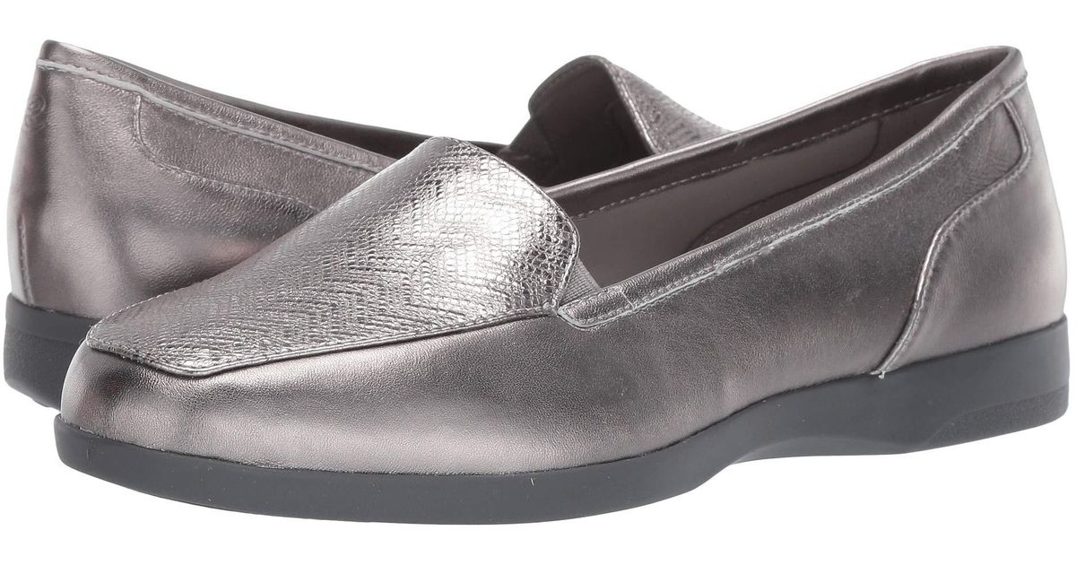 easy spirit devitt loafers