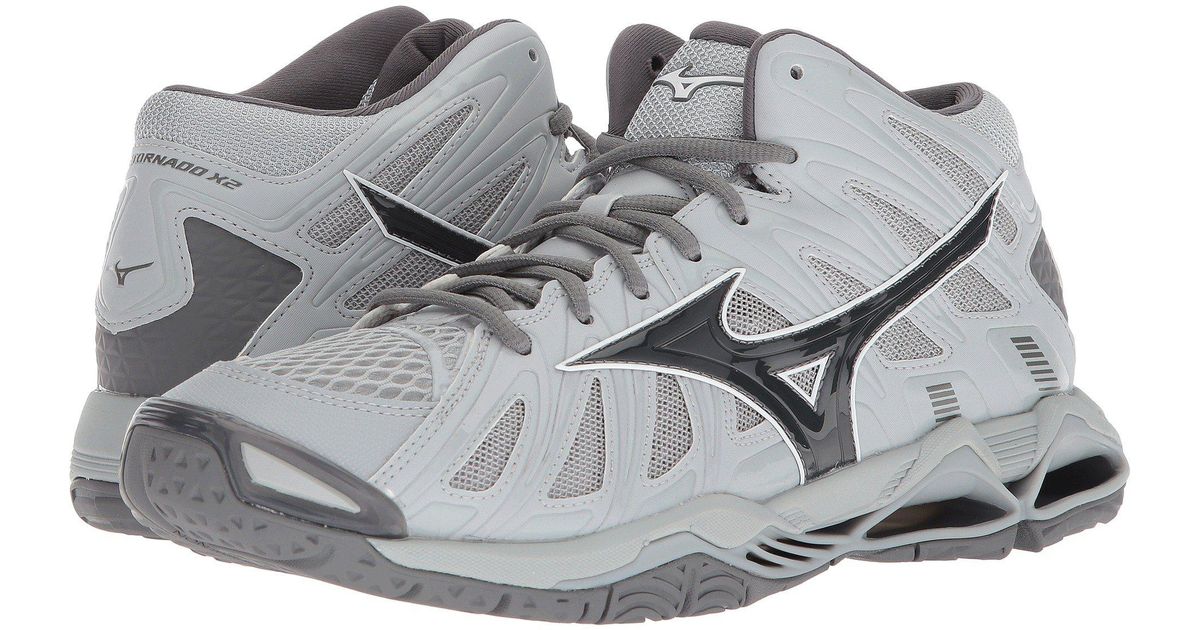 mizuno men's wave tornado x