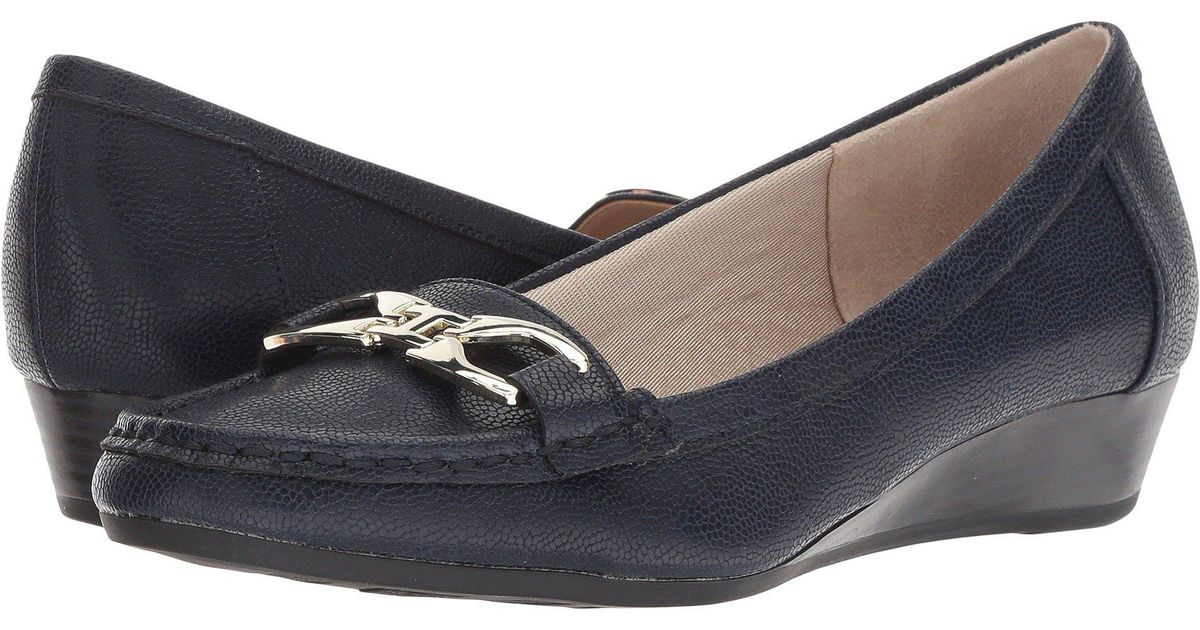 lifestride navy shoes