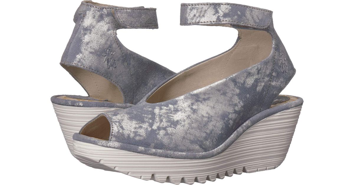 fly tilly sandals