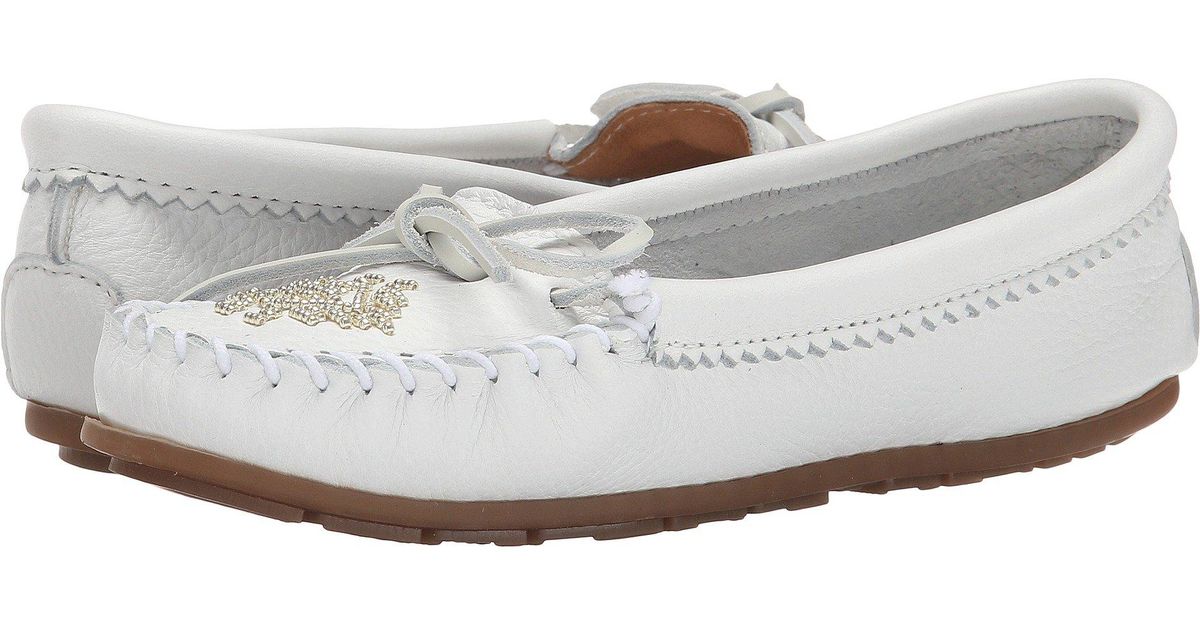 minnetonka deerskin mocs