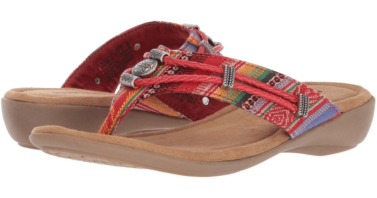 Minnetonka Leather Silverthorne Thong - Lyst
