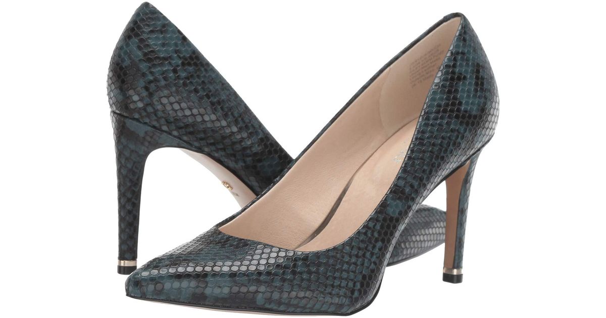 kenneth cole riley camo pump